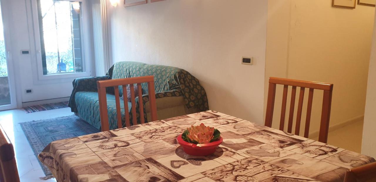 Beatiful Modern Flat Centre With Private Lounge Area Relax Appartamento